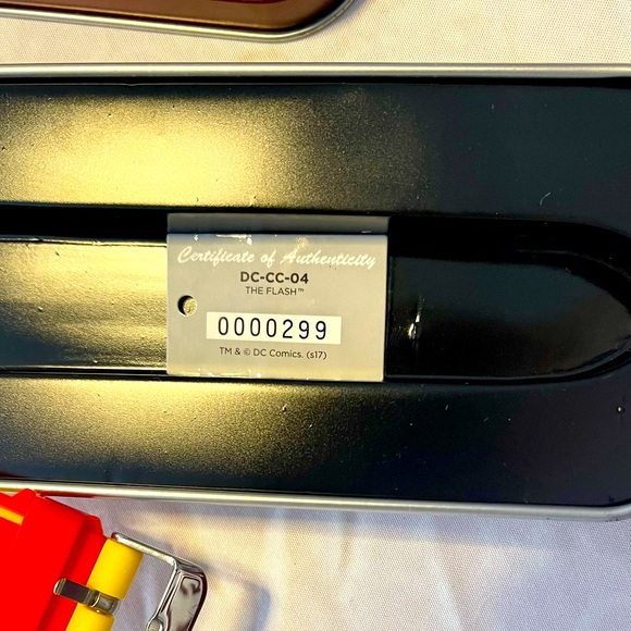 Authentic Eaglemoss DC Comic The Flash watch - Picture 6 of 6